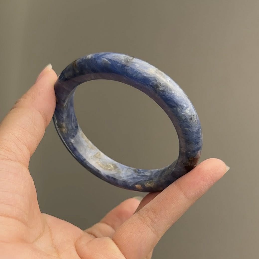 Vòng đá Kyanite
